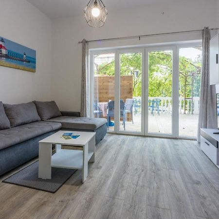Apartments Ankica Цриквеница Экстерьер фото
