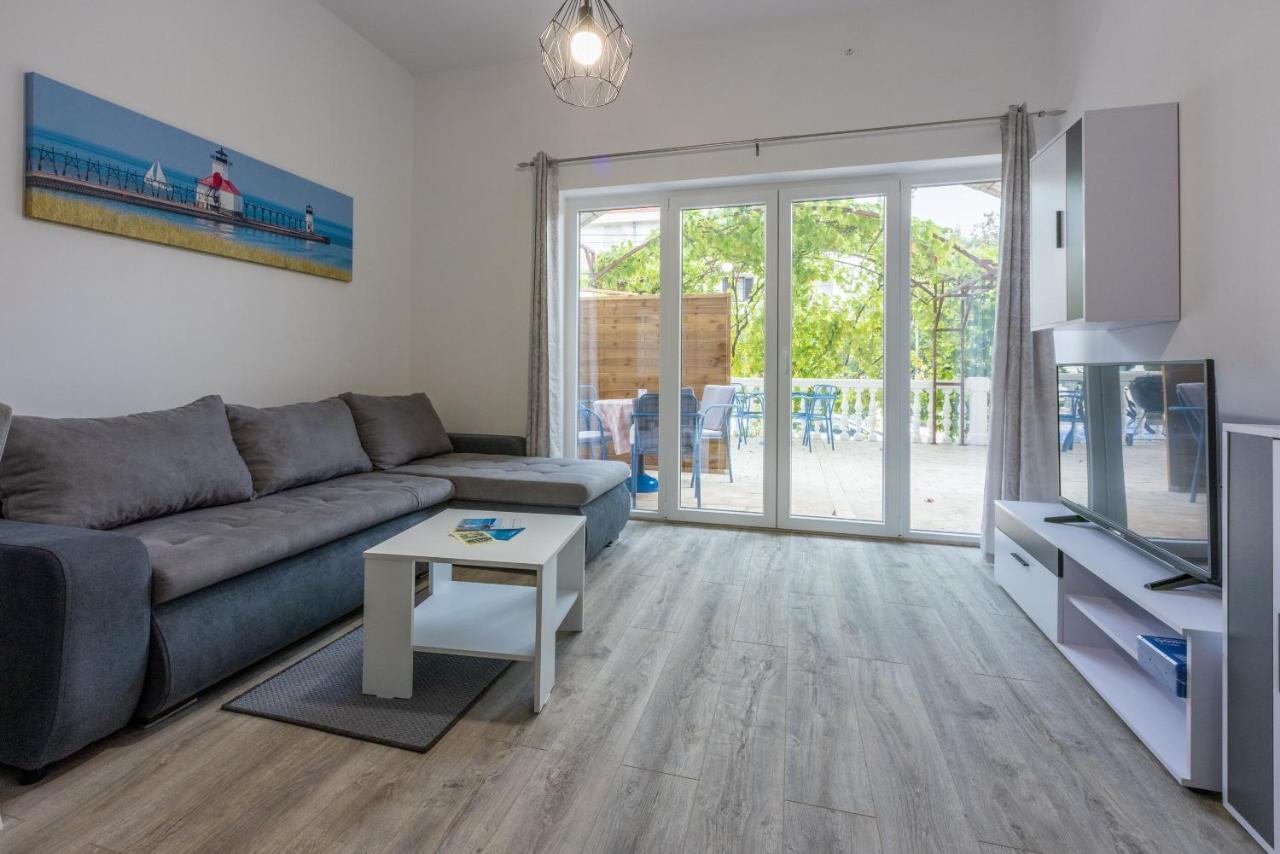 Apartments Ankica Цриквеница Экстерьер фото